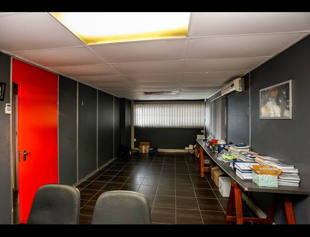 2,575M² WAREHOUSE FOR SALE IN WENTWORTH